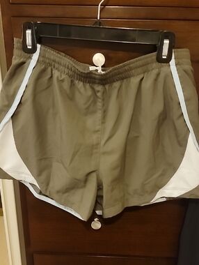 Womens Nike Brown And White Performance Shorts with Liner And Drawstring Size M